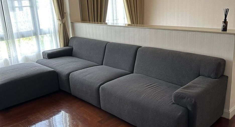 For rent 5 bedrooms house in Mueang Nonthaburi, Nonthaburi