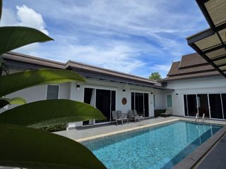 For rent 4 bedrooms villa in Mueang Phuket, Phuket