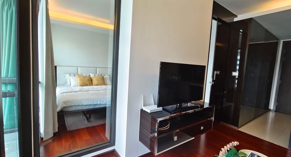 For sale 1 bed condo in Watthana, Bangkok