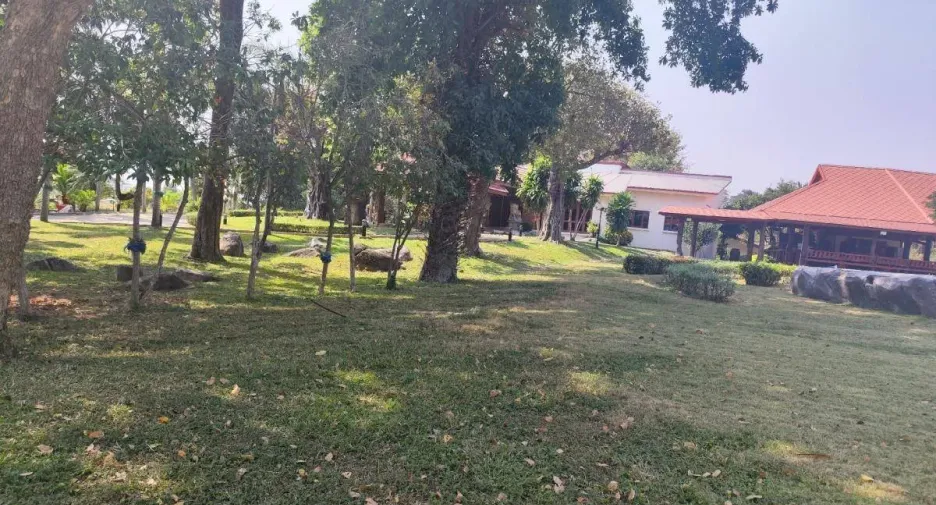 Villa zum Kauf mit 12 Zimmer in Pak Chong, Nakhon Ratchasima