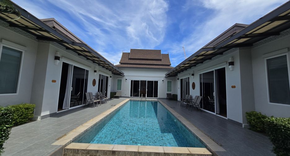 For rent 4 bedrooms villa in Mueang Phuket, Phuket