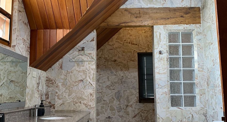 Villa en venta y en alquiler de 4 habitaciones en Mueang Phuket, Phuket