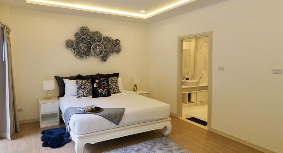 For rent 5 bedrooms villa in Mueang Phuket, Phuket