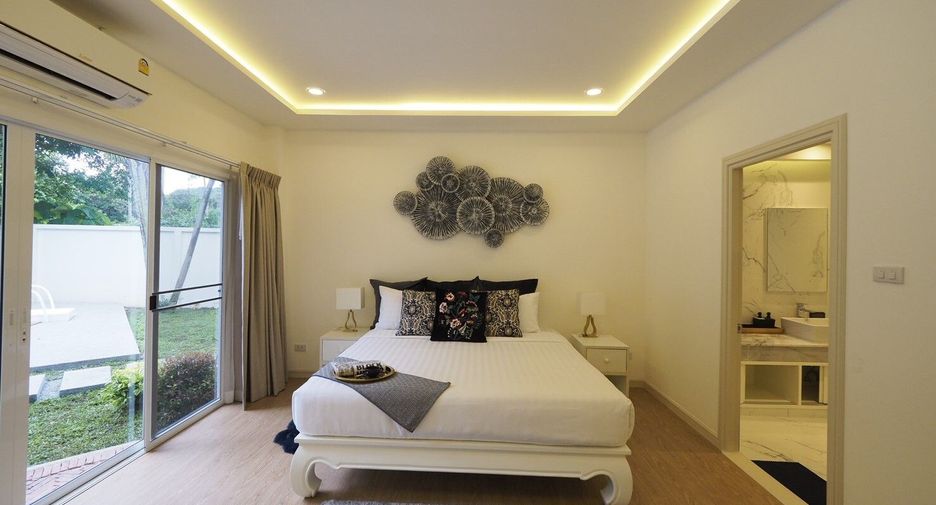 For rent 5 bedrooms villa in Mueang Phuket, Phuket