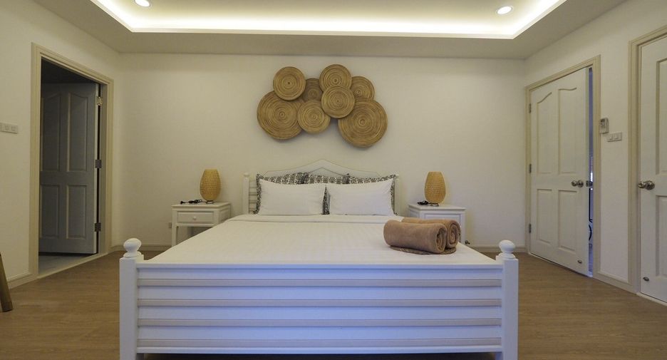 For rent 5 bedrooms villa in Mueang Phuket, Phuket