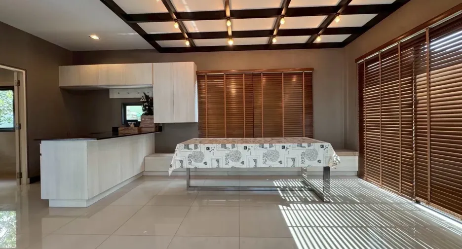 出租 3 卧室 独立屋 在 Mueang Pathum Thani, Pathum Thani