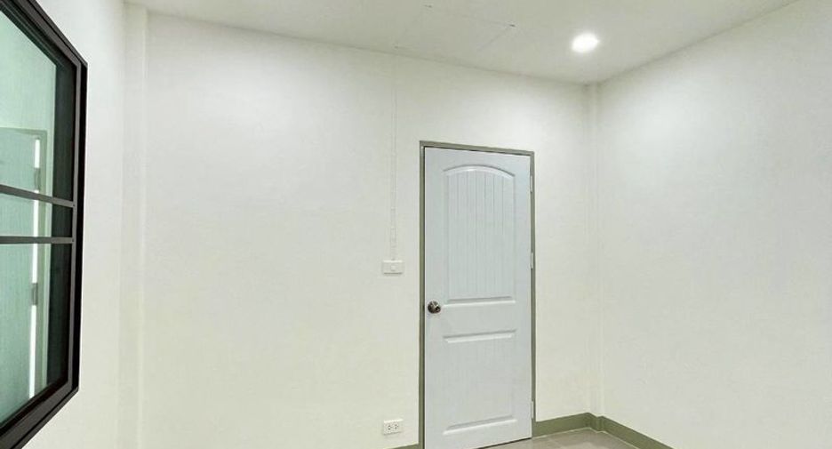For sale studio townhouse in Thanyaburi, Pathum Thani