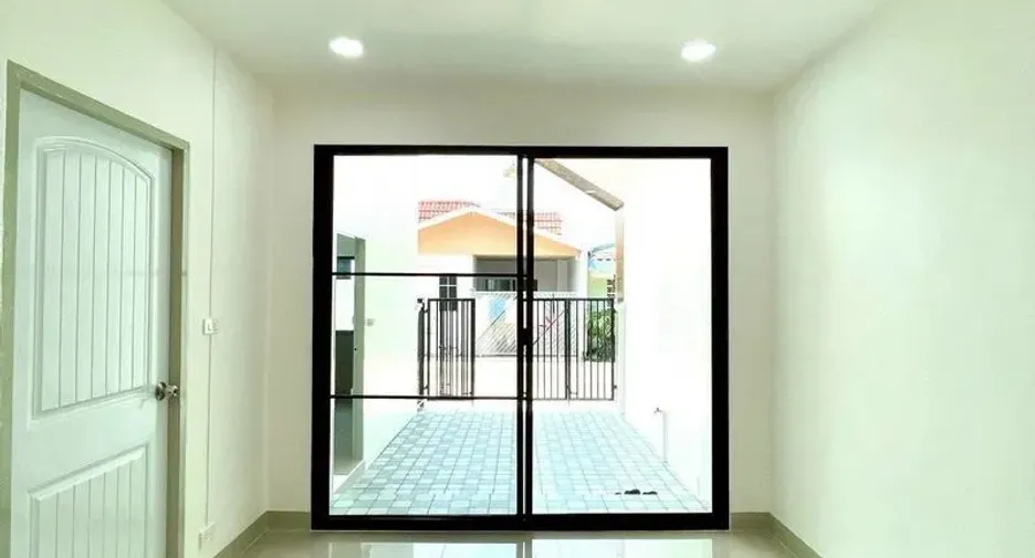 For sale studio townhouse in Thanyaburi, Pathum Thani