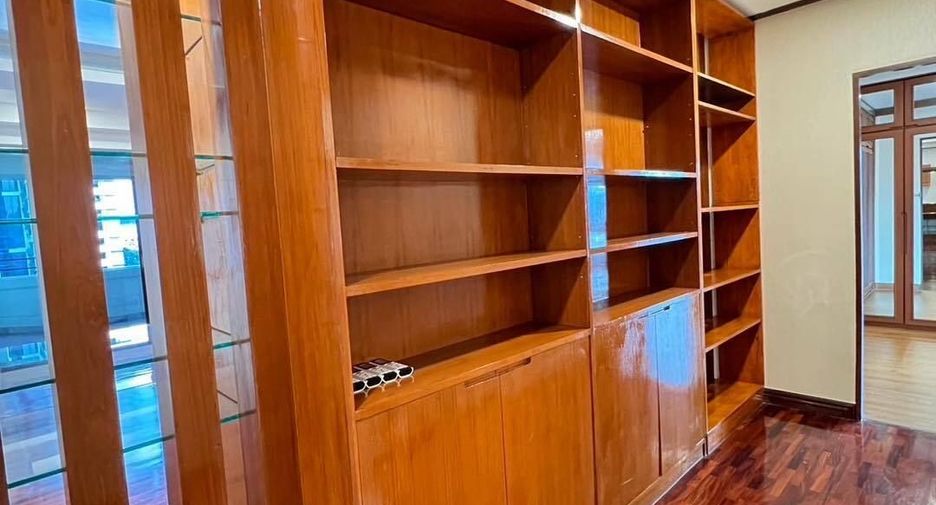 À vendre 4 chambres condo à Watthana, Bangkok