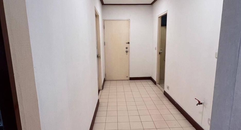 À vendre 4 chambres condo à Watthana, Bangkok