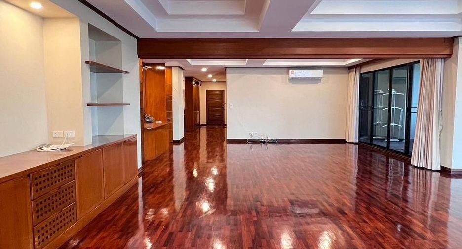À vendre 4 chambres condo à Watthana, Bangkok