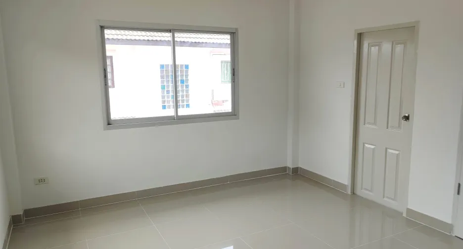 For sale and for rent 4 bedrooms house in Khlong Sam Wa, Bangkok
