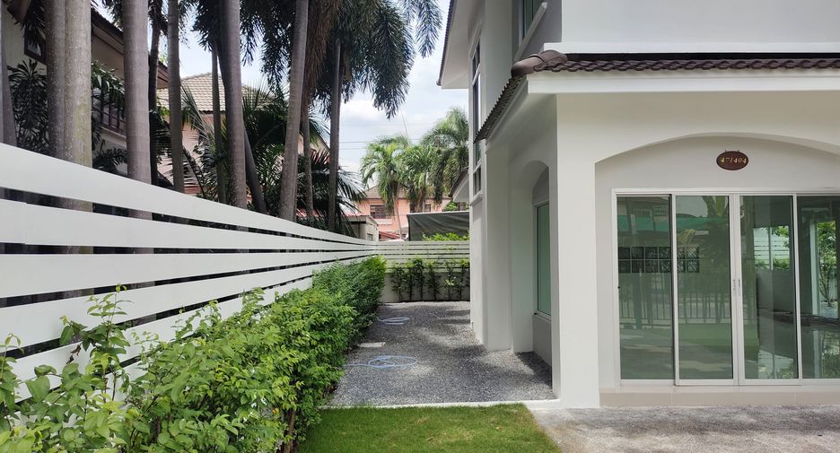 For sale and for rent 4 bedrooms house in Khlong Sam Wa, Bangkok