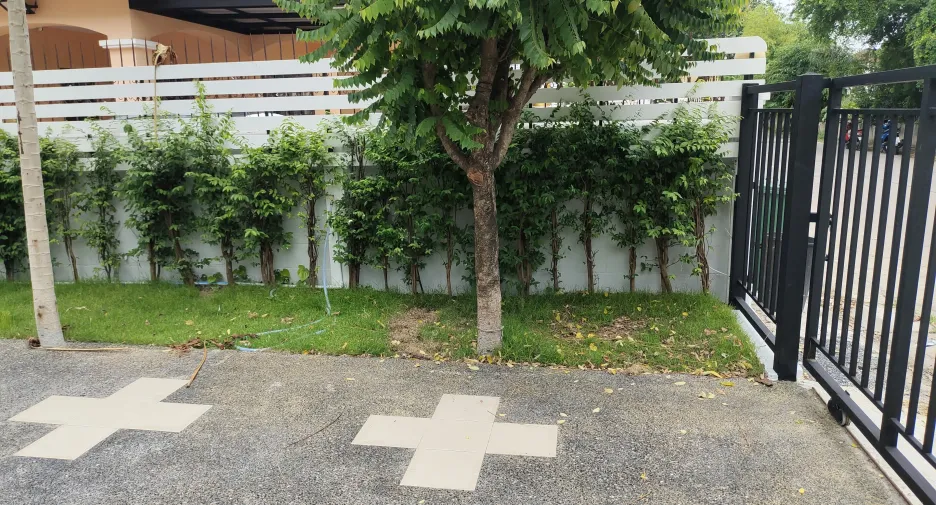 For sale and for rent 4 bedrooms house in Khlong Sam Wa, Bangkok