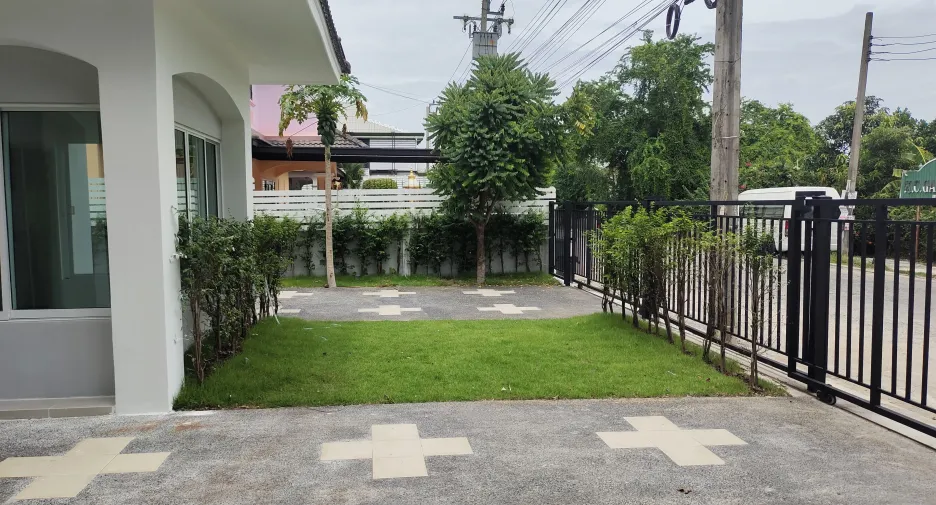 For sale and for rent 4 bedrooms house in Khlong Sam Wa, Bangkok