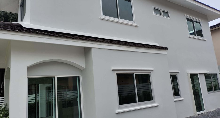 For sale and for rent 4 bedrooms house in Khlong Sam Wa, Bangkok