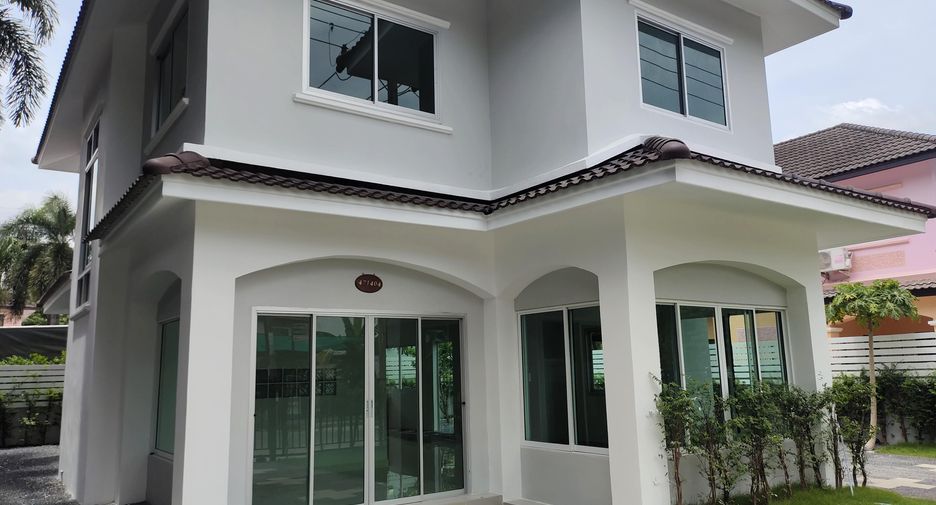 For sale and for rent 4 bedrooms house in Khlong Sam Wa, Bangkok