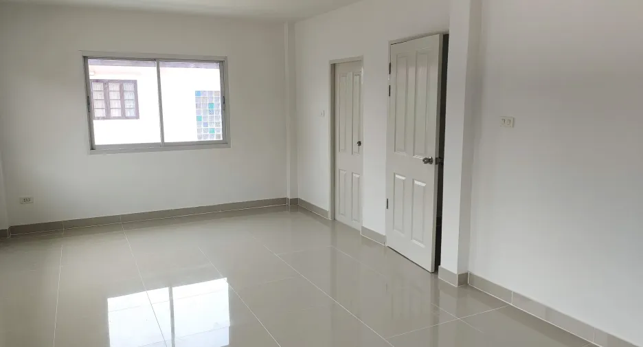 For sale and for rent 4 bedrooms house in Khlong Sam Wa, Bangkok