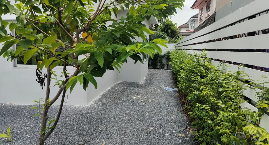 For sale and for rent 4 bedrooms house in Khlong Sam Wa, Bangkok