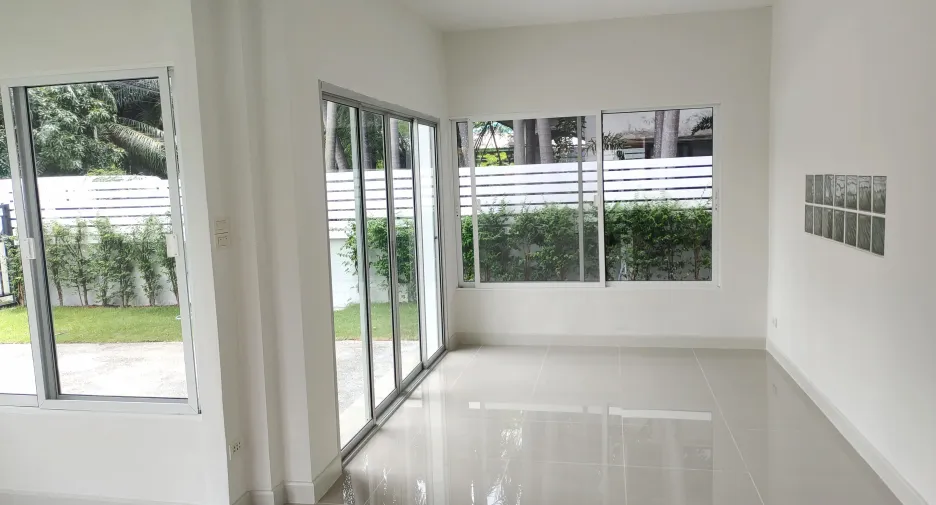 For sale and for rent 4 bedrooms house in Khlong Sam Wa, Bangkok