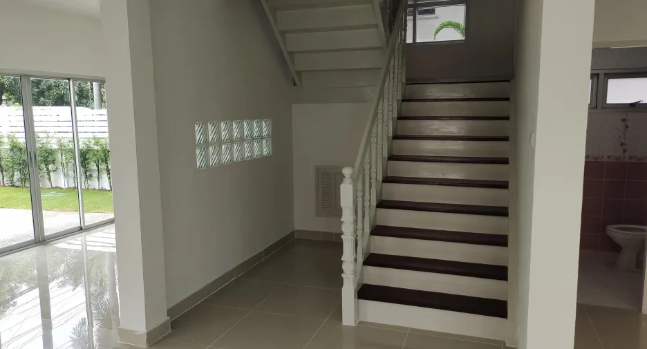 For sale and for rent 4 bedrooms house in Khlong Sam Wa, Bangkok