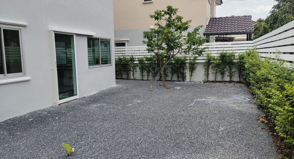 For sale and for rent 4 bedrooms house in Khlong Sam Wa, Bangkok