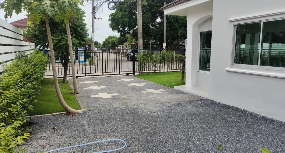 For sale and for rent 4 bedrooms house in Khlong Sam Wa, Bangkok