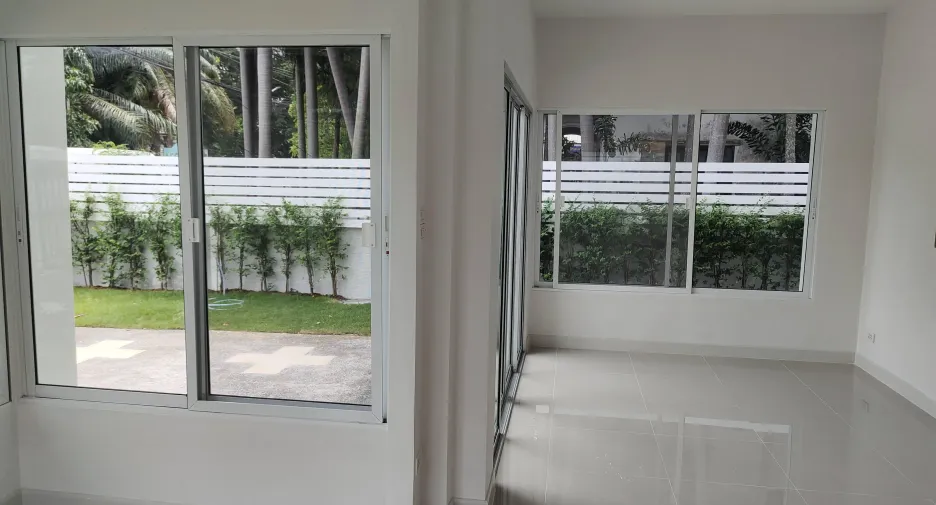 For sale and for rent 4 bedrooms house in Khlong Sam Wa, Bangkok