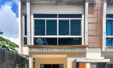À louer 2 chambres maison de ville à Mueang Phuket, Phuket