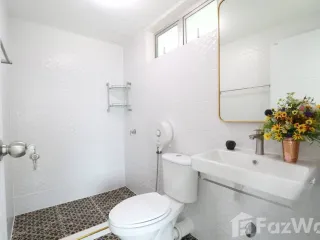 Condo en venta de 2 habitaciones en Yan Nawa, Bangkok