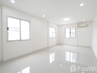 Condo en venta de 2 habitaciones en Yan Nawa, Bangkok