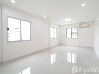 Condo en venta de 2 habitaciones en Yan Nawa, Bangkok