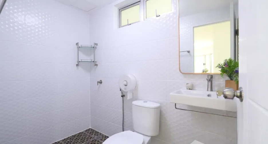 For sale 2 bedrooms condo in Yan Nawa, Bangkok