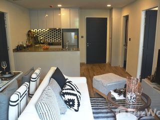 Condo en venta de 2 habitaciones en Yan Nawa, Bangkok