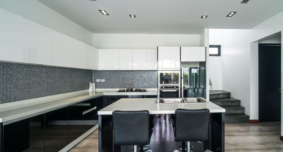 Villa zur Miete mit 4 Zimmer in Thalang, Phuket