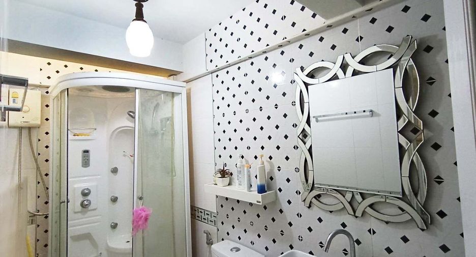 For sale 2 bedrooms retail Space in Mueang Phuket, Phuket