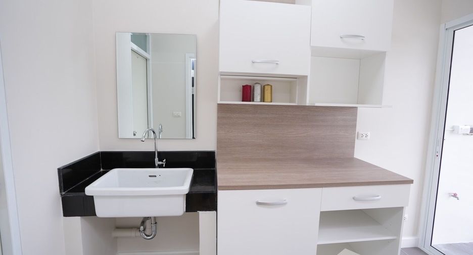 For sale 1 bed condo in Wang Thonglang, Bangkok
