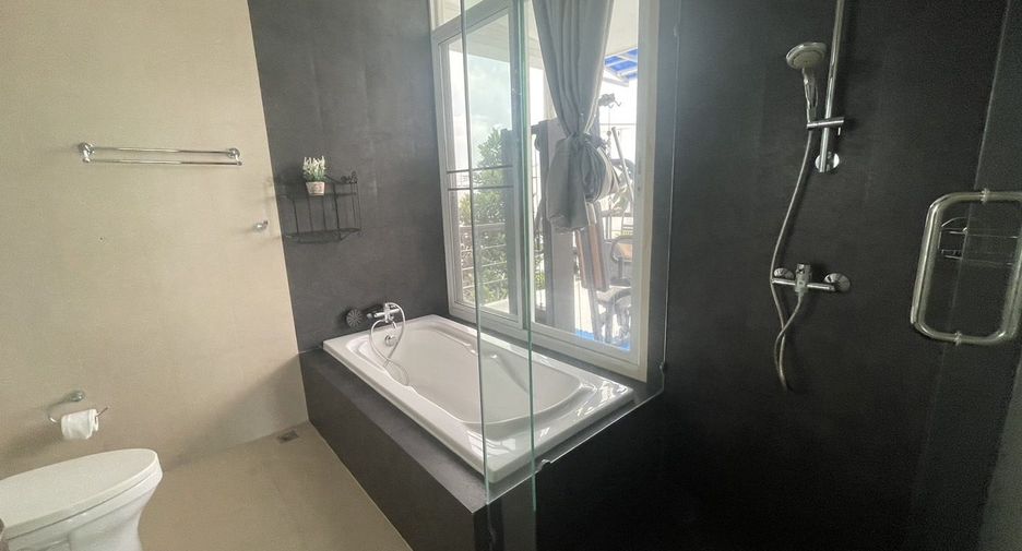 For rent 3 bedrooms villa in Mueang Phuket, Phuket