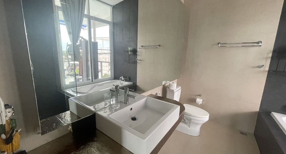 For rent 3 bedrooms villa in Mueang Phuket, Phuket