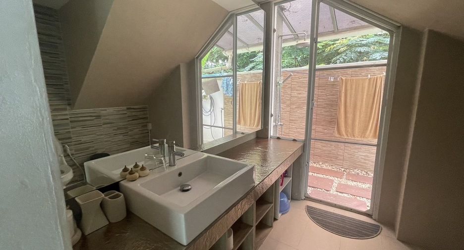 For rent 3 bedrooms villa in Mueang Phuket, Phuket