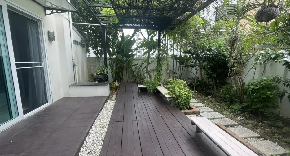For rent 3 bedrooms villa in Mueang Phuket, Phuket