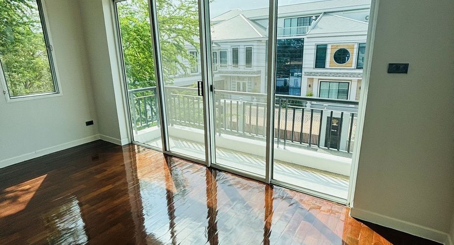 For sale 5 bedrooms house in Mueang Samut Sakhon, Samut Sakhon