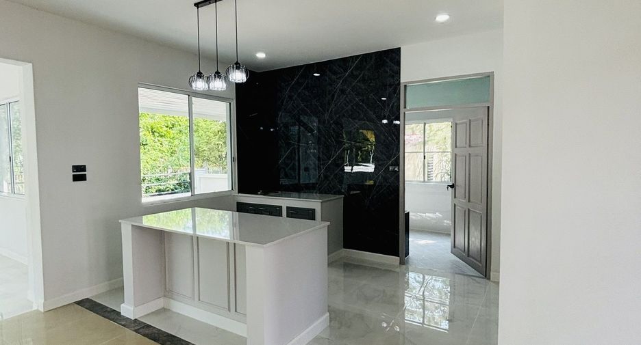 For sale 5 bedrooms house in Mueang Samut Sakhon, Samut Sakhon
