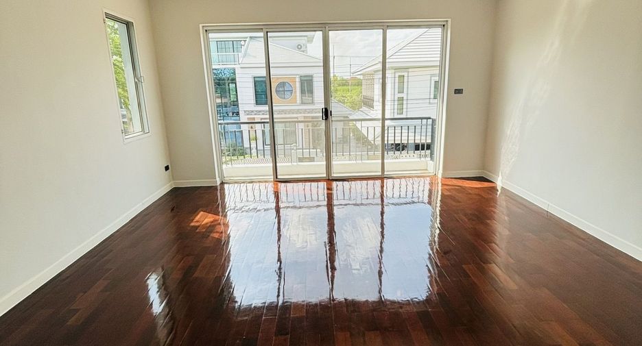 For sale 5 bedrooms house in Mueang Samut Sakhon, Samut Sakhon