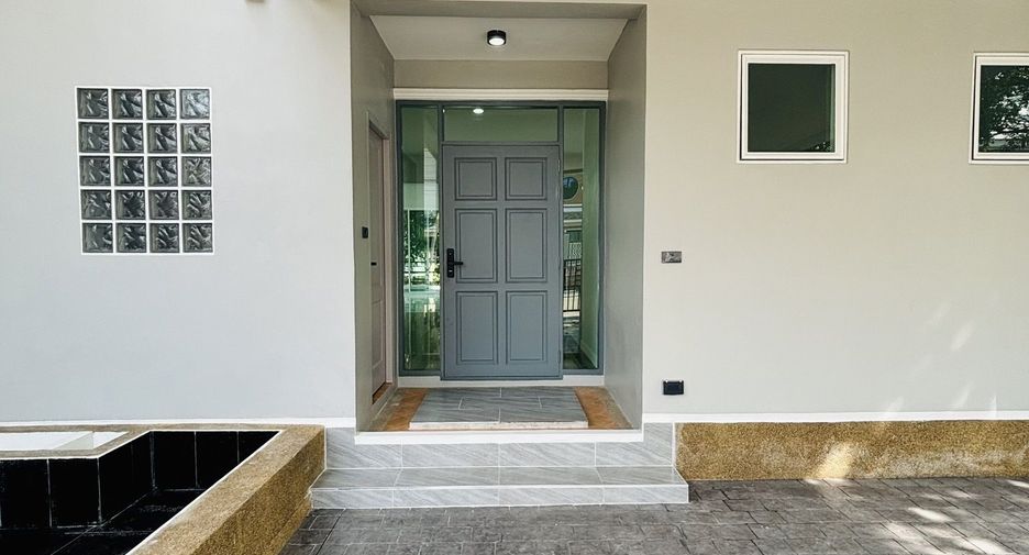 For sale 5 bedrooms house in Mueang Samut Sakhon, Samut Sakhon
