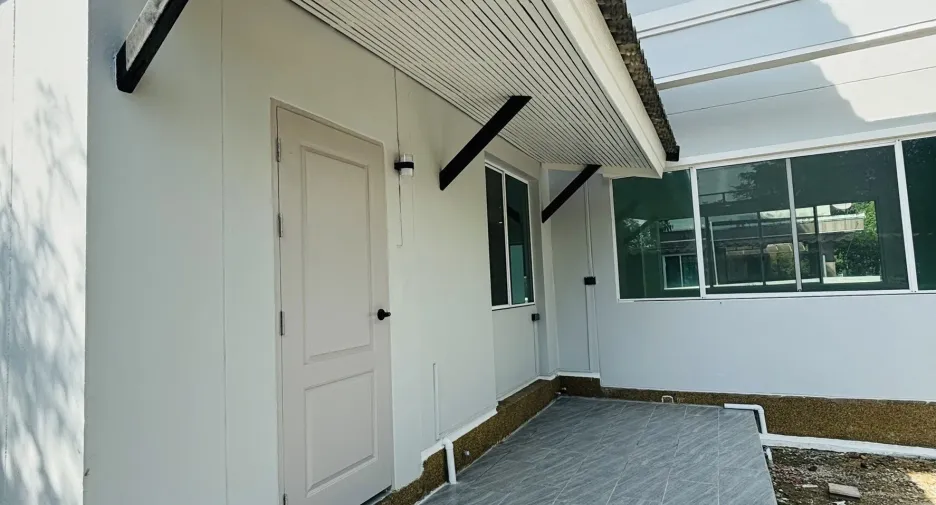 For sale 5 bedrooms house in Mueang Samut Sakhon, Samut Sakhon