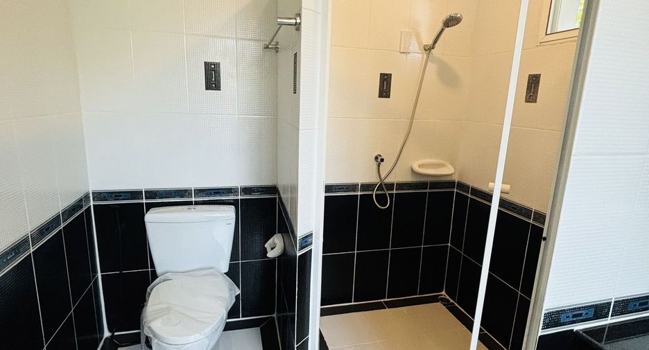 For sale 5 bedrooms house in Mueang Samut Sakhon, Samut Sakhon