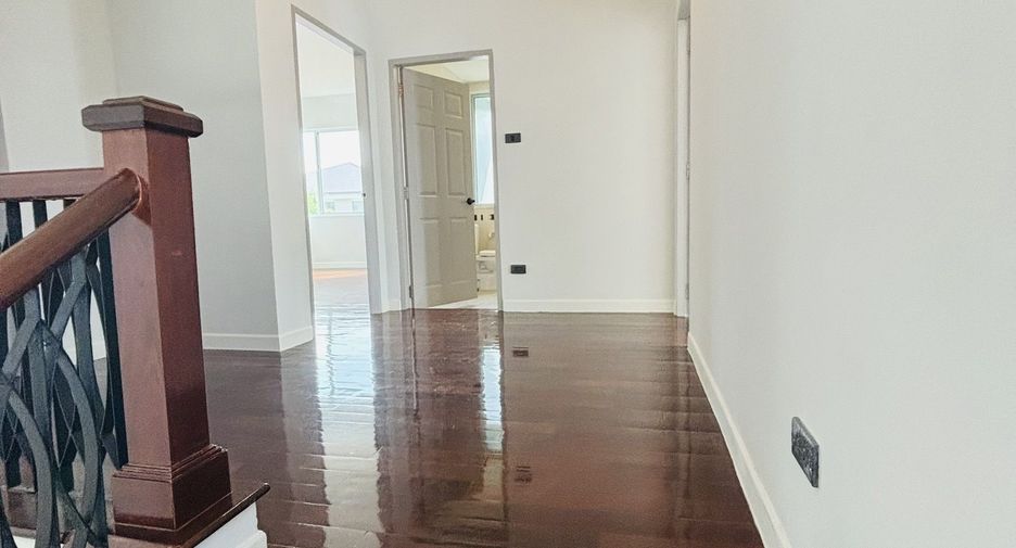 For sale 5 bedrooms house in Mueang Samut Sakhon, Samut Sakhon