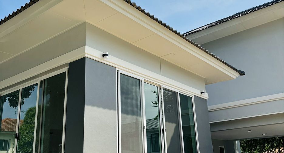 For sale 5 bedrooms house in Mueang Samut Sakhon, Samut Sakhon