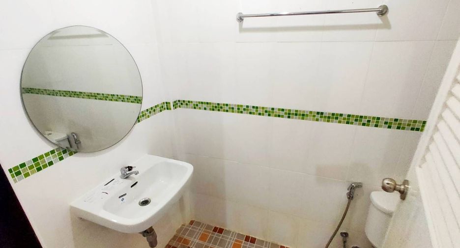 For sale 3 bedrooms retail Space in Mueang Phuket, Phuket